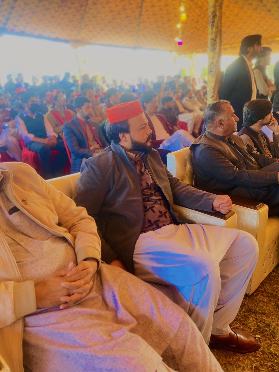 KhwajaK52844862's tweet photo. پښتون سټوډنټس فېډريشن اسلاميه کالج پوهنتون صدر خواجه احتشام الحق ستر سېکتر آکاش توروالي پۀ مشرئ کښې ده ايګريکلچر پوهنتون لۀ اړخه را جوړ کړې شوي باچا خان آمن ميله کښې شرکت وکړو.

پښتون سټوډنټس فېډريشن اسلامیه کالج پوهنتون https://t.co/Sf7Hjvh79M