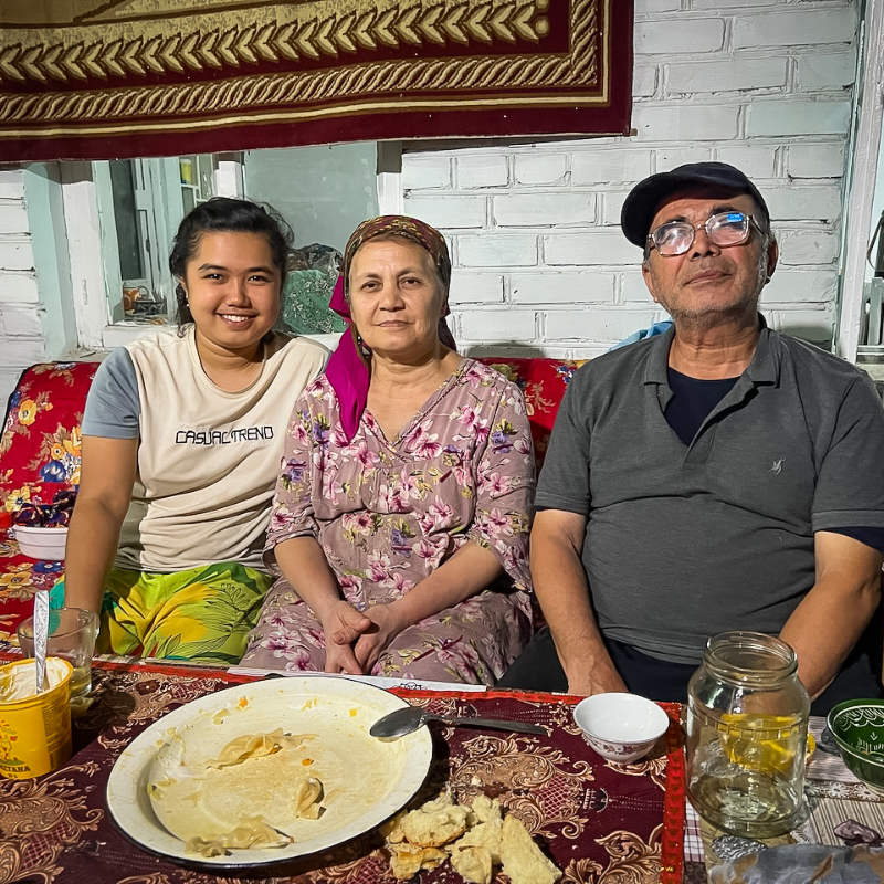 #Uzbek people in pictures 🙆‍♂️🇺🇿⁠
1. ⁠Old man in the old town of #Bukhara⁠
2. ⁠Train crew from #Tashkent to #Urgench⁠
3. ⁠Guest house hosts in Bukhara⁠
⁠
polarsteps.com/AdrianSameli/1…
⁠
#asabbatical #sabbatical #travelportrait #humankind #uzbekgirls #uzbekpeople #uzbek