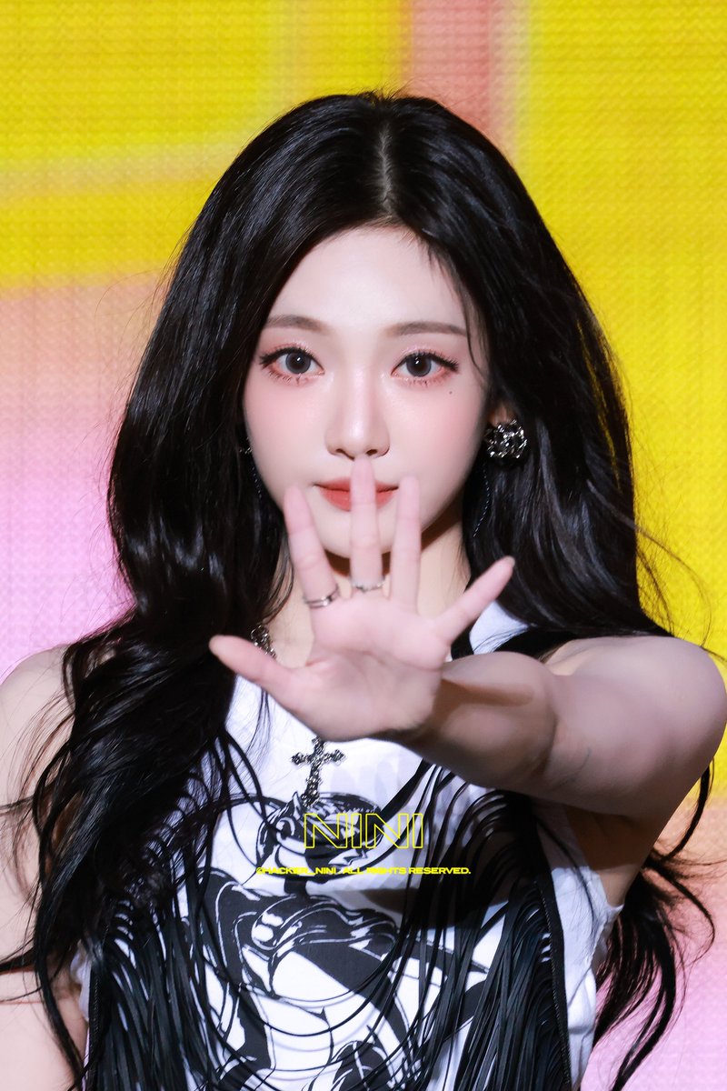 HACKER_NINI's tweet photo. 241208 UTO FEST

#aespa #에스파 #NINGNING #닝닝 #宁艺卓 https://t.co/bkjxRG5VQL