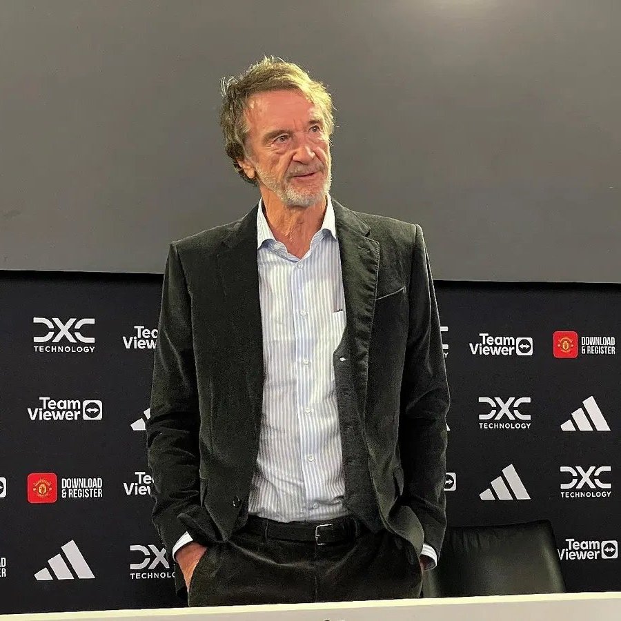 UtdDistrict's tweet photo. 🎙️ | Sir Jim Ratcliffe: 

"I don’t make the decisions, but I like to feel comfortable that we’re making the correct decisions. I do get involved in most of the big decisions, but ultimately so that I can understand the rationale behind them." 

[@UWSmag] https://t.co/nvWCqrLh0z