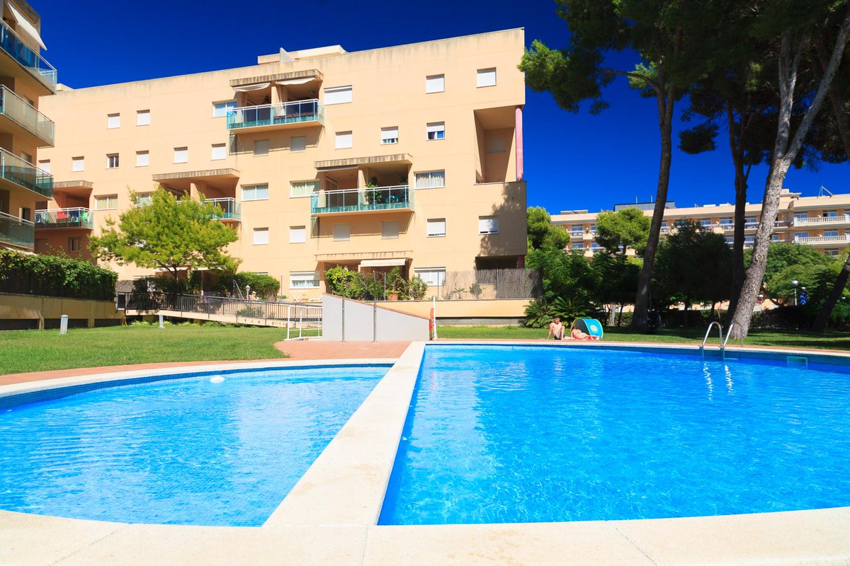 duplexpisos's tweet photo. Dúplex planta baja con gran terraza. El complejo residencial Golden Pineda es perfecto para segunda residencia o como vivienda habitual para vivir durante todo el año.     Ubicado en una zona muy tranquila, amplia y con...  https://t.co/x1enmQpr5Q https://t.co/oHFb3Ix6Cs