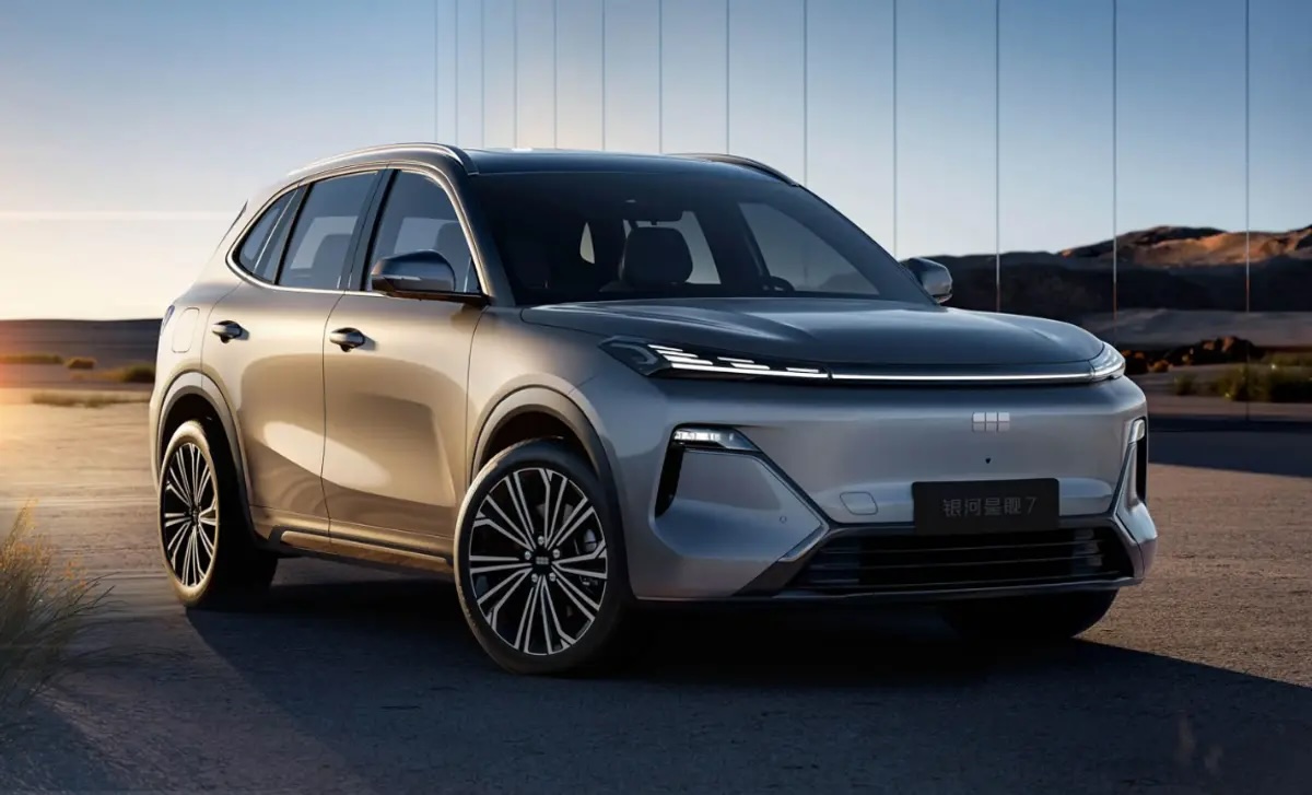 Lonso0's tweet photo. 😎 La competencia del #BYD #SongPlus podría llegar muy pronto de la mano de #Geely, con el Galaxy Starship 7, un PHEV que promete más de 1,400 km de autonomía, acá te cuento más detalles 👇

https://t.co/O4uZKFOy4J https://t.co/h7e2yitSgp