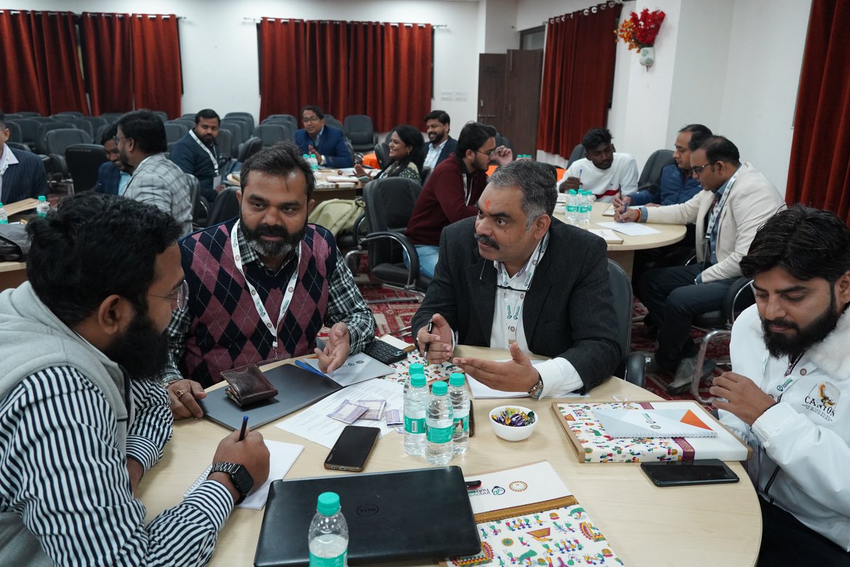 InnovationHubUP's tweet photo. #IncubatorsTraining Day-1 Glimpses

Key Highlights
#IdeaGeneration 
#LeanCanvas Designing
#Valueproposition Canvas
Building Entrepreneurial Ecosystem on Campus

Thank You to Dr. Rakhi Sharma, Director Jai Hind College Mumbai and Dr.Purnendu Pandey, GM @glbajaj for the insights https://t.co/m0CozI5FxY