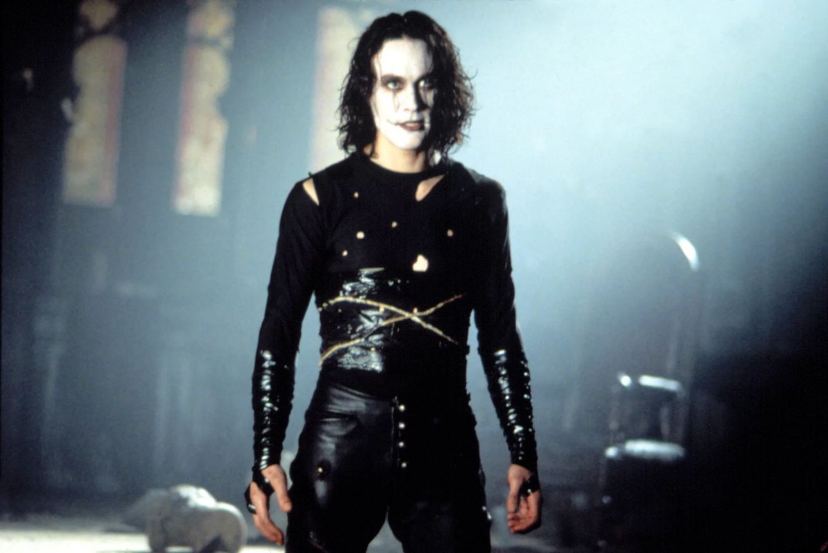 EugWSerra's tweet image. Remembering the late, great Brandon Lee - born on this day in 1965. #BrandonLee #ShowdownInLittleTokyo #RapidFire #TheCrow #EricDraven