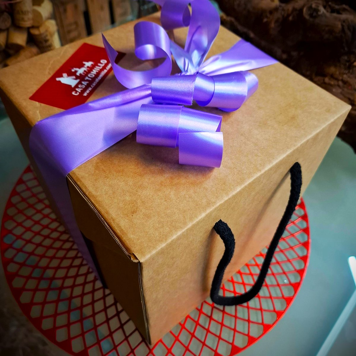 CasaTomillo's tweet photo. 🎄Esta Navidad comparte y regala nuestros lotes y cestas personalizadas, acertarás y disfrutarás
https://t.co/QgyYOPBcxy
Villares del Saz
969 29 80 60
tienda@casatomillo.com
WhatsApp 653 11 84 28

Mercado Central de Valencia
Parada 91-92
963 82 91 91
#lotesnavidad #regalosnavidad https://t.co/A3jN1Bv1nV