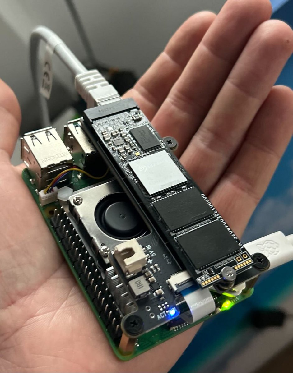 #Sonic node on Raspberry Pi.

We successfully ran a Sonic Blaze testnet archive node as an experiment on a Raspberry Pi 5 with 8 GB RAM.

In just under 4 hours, the node synced from the testnet's genesis block, which at the time was over 7 days old and included:

📦 ~1.5 million