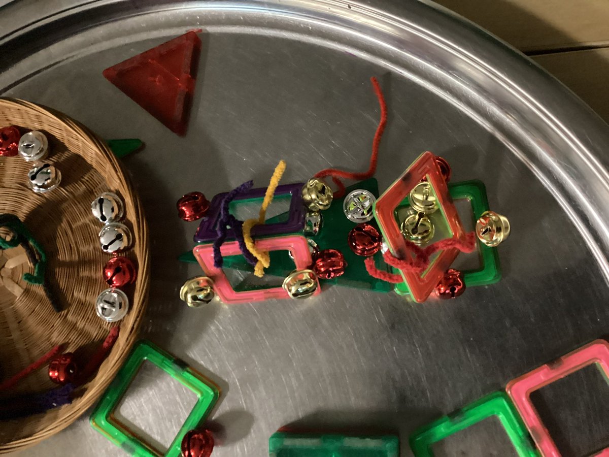 MrsGriffiths7's tweet photo. Added bells and pipe cleaners with magnetic tiles to my wonderful mirror tray! Loved seeing their little creations! 🎄🎅🏻🔔#eyfs .#magents #christmas https://t.co/Q7VMwkUxXu