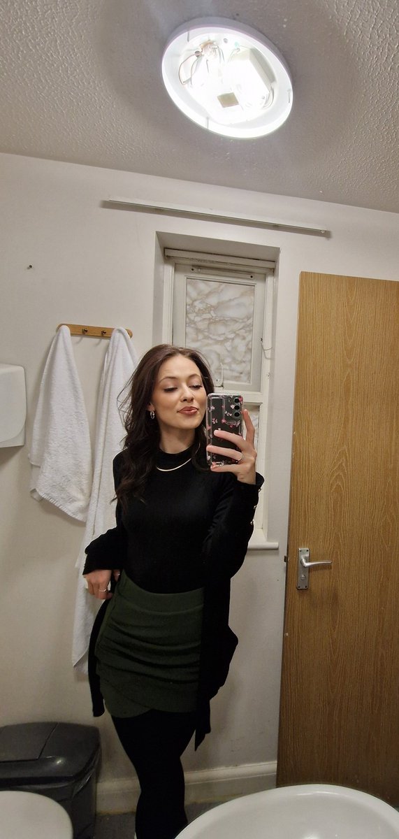 Mol 🌷🦢 tweet media