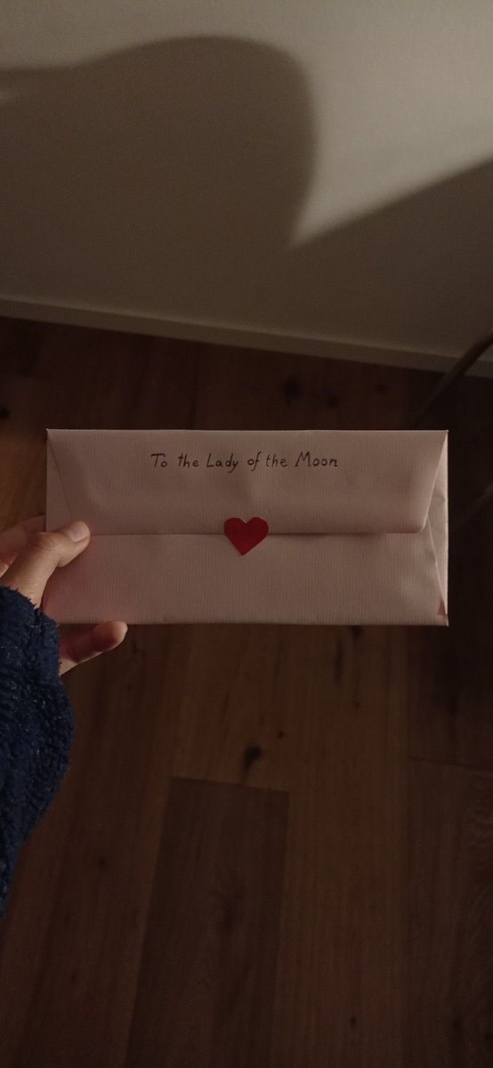 asmaa_mbk's tweet photo. Remettez les lettres d’amour à la mode svp 💌 https://t.co/squXQKPU2S