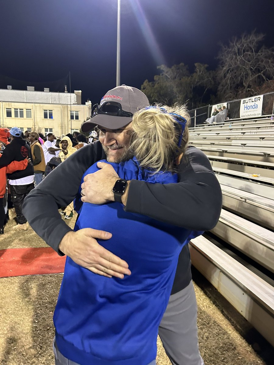 So proud of <a href="/CoachDrewDallas/">Drew Dallas</a> and the <a href="/BlueDragonsFB/">Hutchinson Blue Dragon Football</a> team! 

Business.....✅