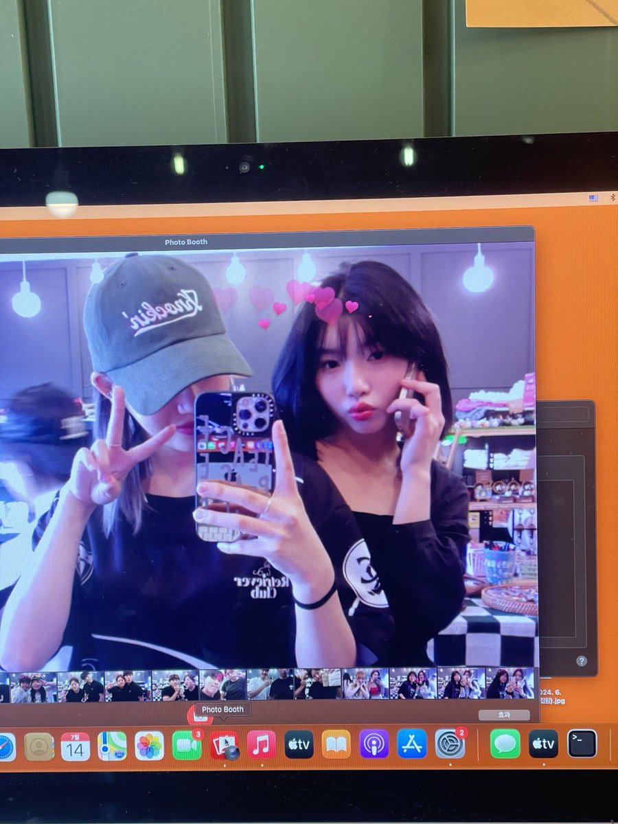 [#현빈 🦊]

소은아 생일 축하궁 20살 첫 생일이라 더 뜻깊은 날인데 즐겁게 보내자구나⭐️

#트라이비 #TRI_BE #HyunBin