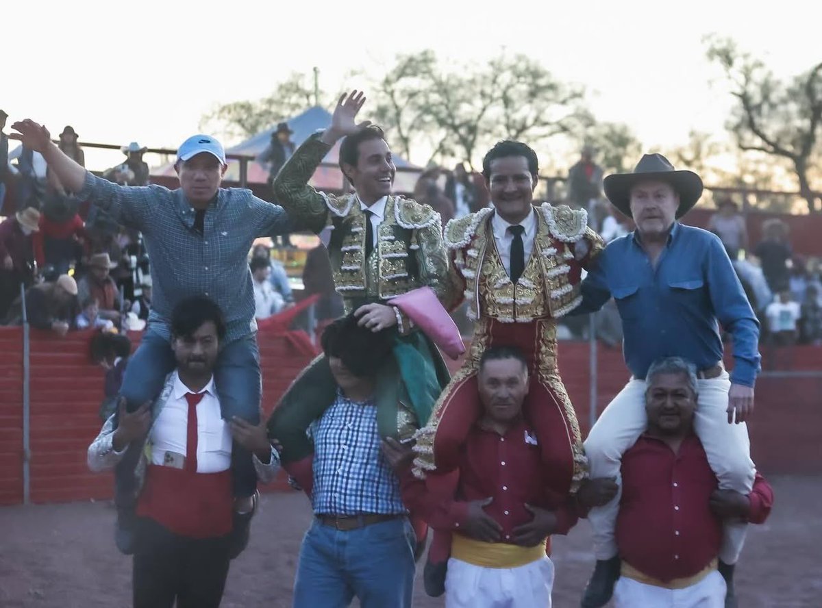 #PurititoTorreóndeCañas Dos toros indultados de casa la tarde de ayer en Tepojaco Hidalgo.
📷 Juancho Cervantes