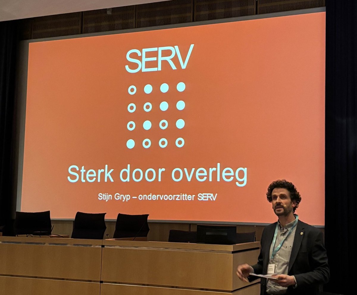 Op het #VlaamsArbeidsmarktcongres geeft ondervoorzitter SERV ⁦<a href="/StijnGryp/">Stijn Gryp</a>⁩ in de slotbeschouwing de prioriteiten die de Vlaamse vakbonden en werkgevers zien voor het Vlaams arbeidsmarktbeleid van de komende jaren (2024-2029) #sterkdooroverleg