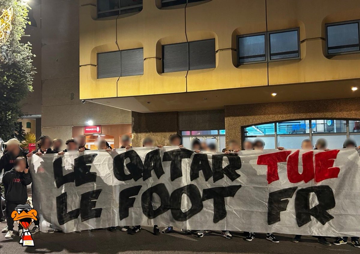 ULTRASMONACO94's tweet photo. Notre banderole a encore été refusée, lors de ASM-TFC.

L’ASM avait pourtant validé notre message, mais les autorités monégasques en ont décidé autrement. 
Il ne faudrait surtout pas vexer les Qataris. 

Le grand chelem de la censure continuera-t-il à Reims ? Réponse samedi ! https://t.co/kutpqzScTL