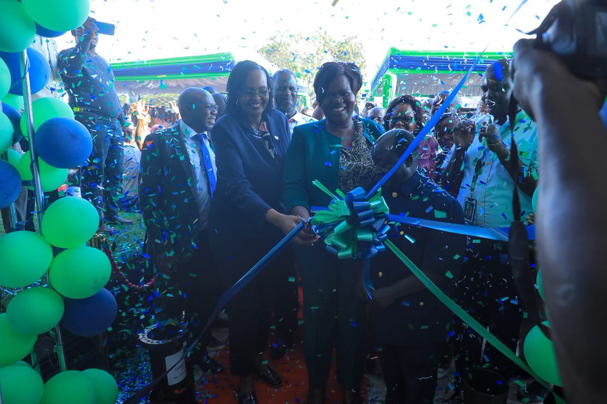 HomaBayCountyKE's tweet photo. The opening of Kenya Commercial Bank, KCB, Branch at Kendu Bay Town is a significant step in enhancing economic growth, bolstering financial literacy, providing easier access of financial services and supporting trade, sustainable growth and development. 
The County Government continues to leverage strategic partnership with the National Government and other development partners to expand access to clean water and proper sanitation, building an ultramodern market, improving road network and plans to fully revamp the Kendu Bay Pier. These efforts are aimed at creating a vibrant ecosystem that positions this municipality as a key logistical and economic hub that it ought to be.
#UnlockingEndlessPotential
