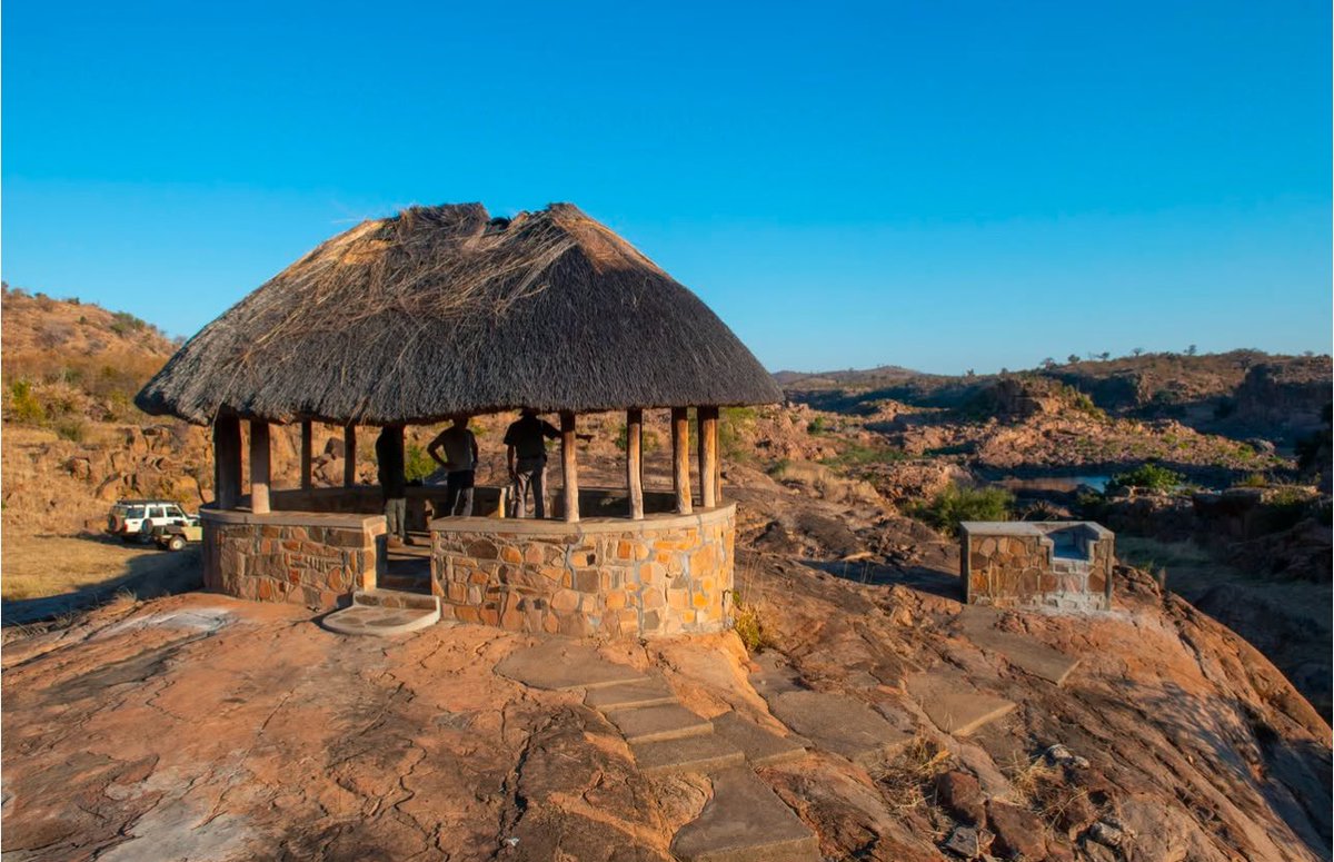 ZimBho_Official's tweet photo. What would the perfect holiday in #DestinationZimbabwe look like to you?
Here’s ours!😍
#VisitZimbabwe
#TravelandExperienceZim
#ZimBho
📸: @gonarezhoupark https://t.co/VfogbKcKsp