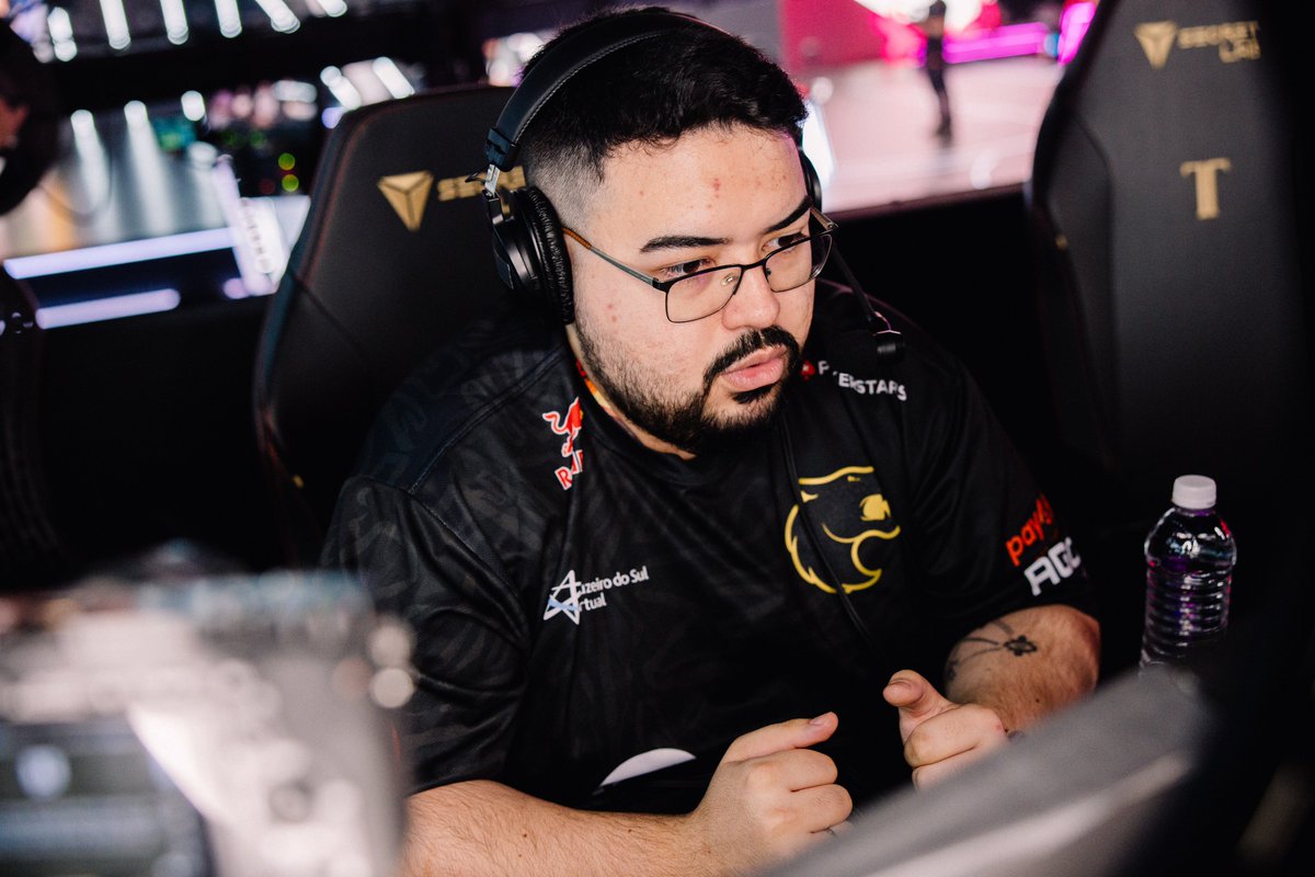 otsukafps's tweet photo. Como vocês viram, a FURIA anunciou e sim, eu vou jogar o Tixinha invitational porque o time ainda não ficou pronto pro VCT! 

Conto com a torcida de vocês e prometo dar meu máximo! #diadeFURIA https://t.co/Evi1cYkg2R