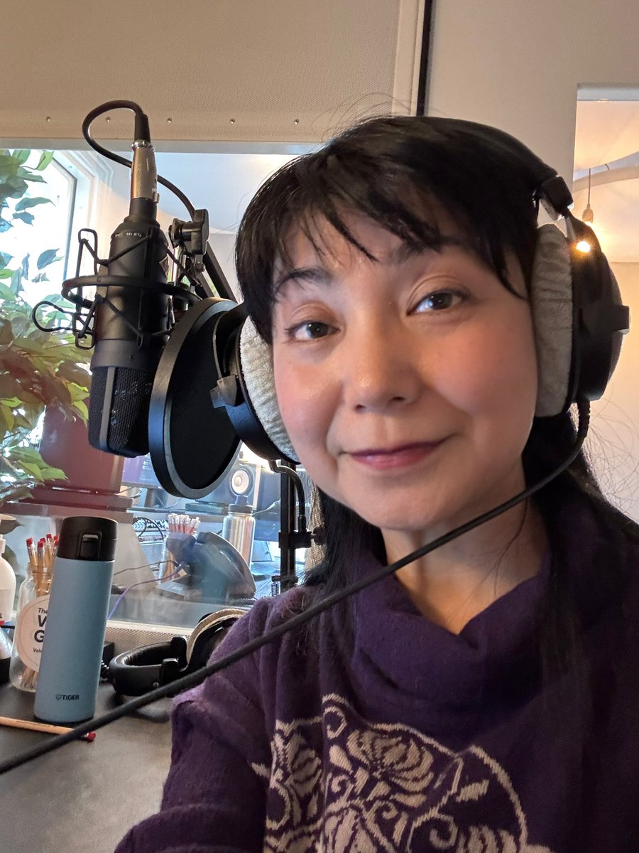 You_RiYamanaka's tweet image. I’ve just wrapped up a 3-hour voiceover session and now I’m slithering my way to Heathrow Airport (again!)
3時間の声優の仕事が終わり、これからヒースロー空港に向かいます！ひょえ〜。
#voiceover #voiceoveractor #voiceoverlife #japanesevoiceover #ukvoiceover #声優