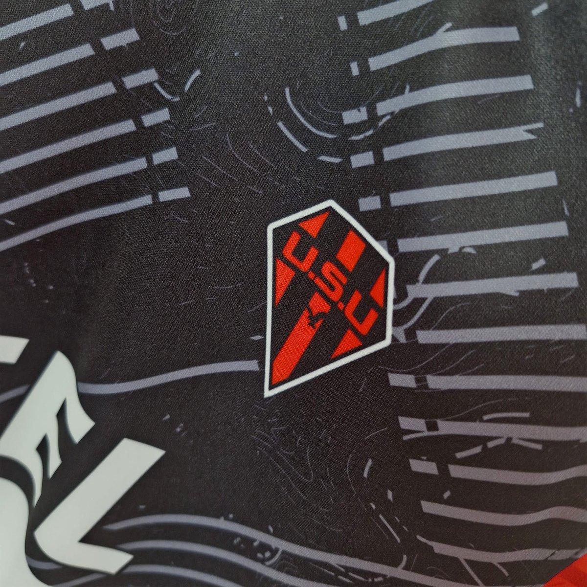 #nouveauté 🤟 - La Team #AKKASPORTS, vous présente aujourd'hui, le maillot training 𝘼𝙏𝙊𝙈©️𝘽𝙇𝘼𝘾𝙆 𝙀𝘿𝙄𝙏𝙄𝙊𝙉 réalisés pour les joueurs de l'🔴⚫️Ussel Rugby - USU🔴⚫️.
🙏Merci une nouvelle fois au club et aux joueurs pour la confiance sur ce joli projet ‼️