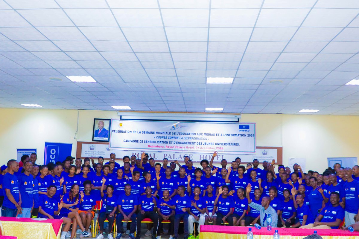 Ds la continuité de la célébration de la semaine #EMI2024 au #Bdi, <a href="/RabemiBdi/">RABEMI Burundi</a> avec l'appui de l' <a href="/unescobdi/">unescobdi</a> a organisé ce samedi une course ctre la #désinformation à l'intention de 100 étudiants ds universités de la @MairieBuja.Cette activité a été clôturée par la remise ds prix.