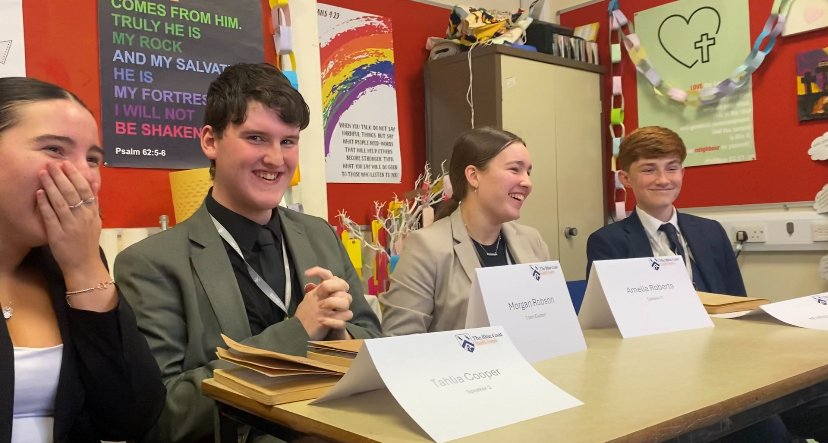 BCOldham6thForm's tweet image. Here&apos;s a picture of the moment our Year 12 team found out they had won the first round of the @GI_London1 Debating Competition. The topic up for debate was: Should every person have a public sustainability account?

Congratulations! 👏👏

#WeAreBlue #CouldYouBeBlueToo