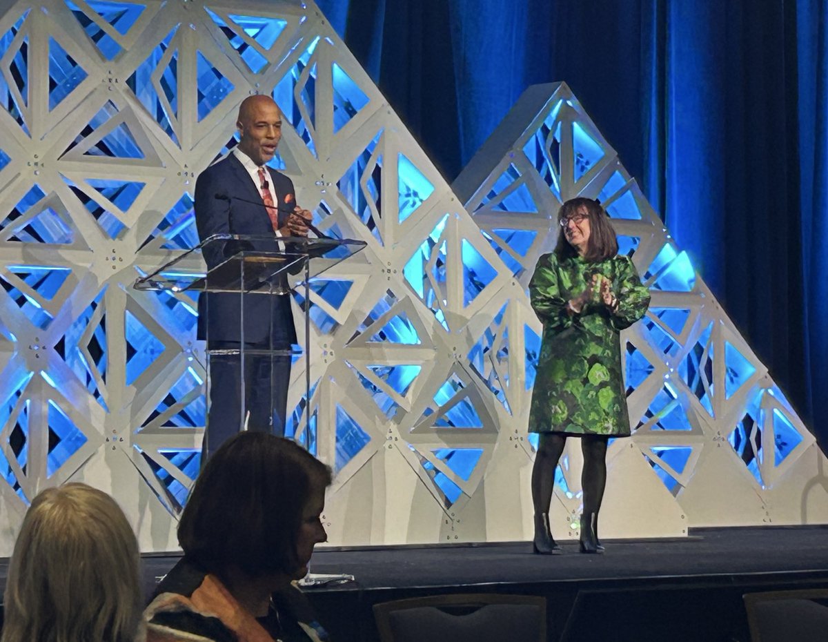 What a great kick off to our <a href="/LearningForward/">Learning Forward</a> Monday sessions, with <a href="/ssarber/">Dr. Sue Sarber</a> and <a href="/fbrownLF/">Frederick Brown</a>!