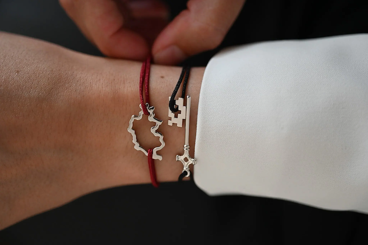 Knowitallpasspo's tweet photo. SWISS ACCENT JEWELRY
Swiss Accent is kindly offering a discount on their Swiss jewelry line! Click here to read our article about a couple of entrepreneurs that bring a bit of Switzerland to you.
https://t.co/jQ4QuZugDm https://t.co/UypjvUrijh