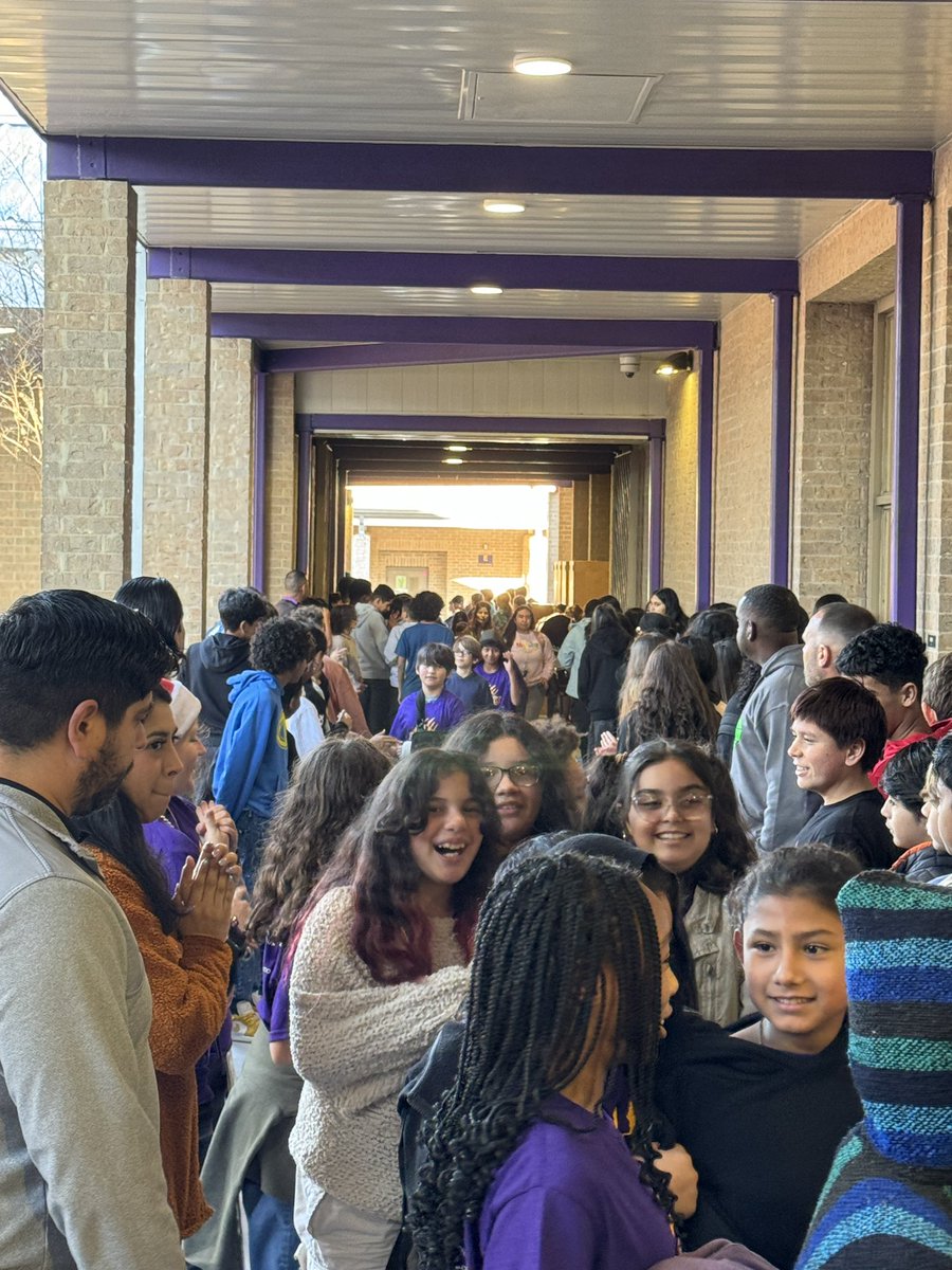 NISDHobby's tweet photo. Its Camp Hobby time! Welcome Future Hawks from Blattman, Howsman and Colonies North Elementary! #CampHobby #PositivePurplePower @ElCarranco1 https://t.co/GIEEQc8WaQ