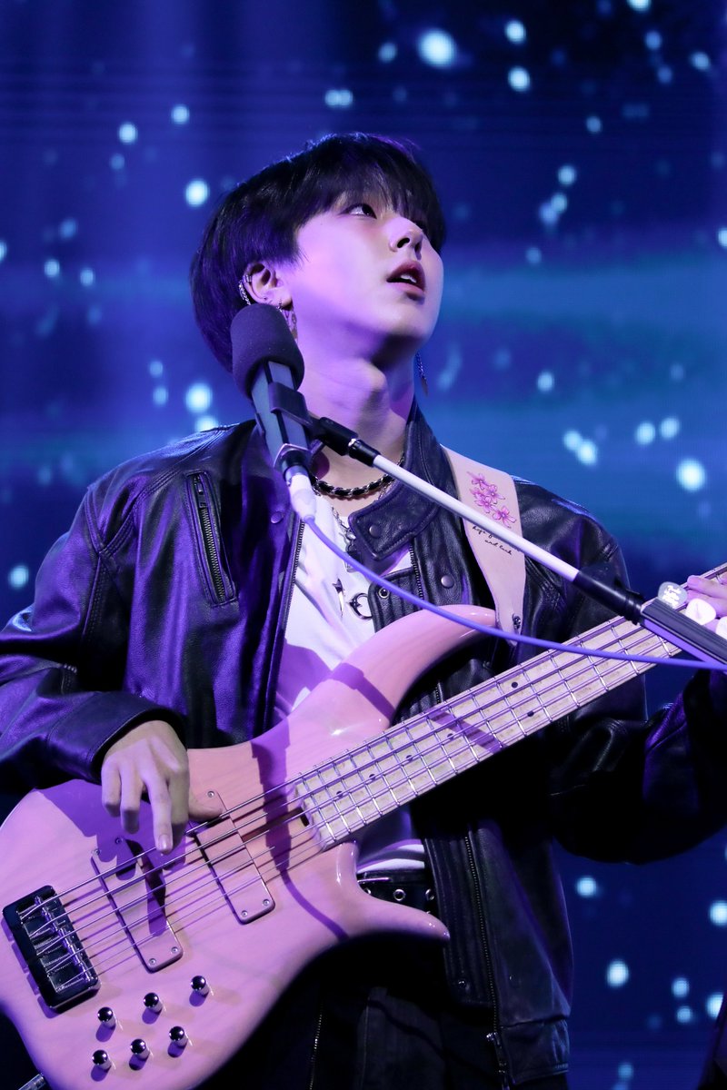 241130 O! NEW E!volution IV
🎸💙
#기욱 #기우기 #GIUK #원위 #ONEWE