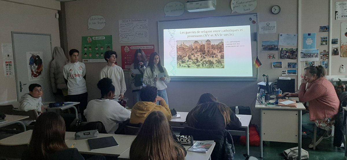 #journéedelalaïcité A l'initiative des professeurs d'histoire-géographie, les élèves de 3ème ont présenté un exposé sur le thème de la laïcité dans toutes les classes , par groupe. Définitions, Histoire, brainstorming et échanges entre élèves. Un bon exercice oral.
<a href="/dsden16/">Dasen16</a>