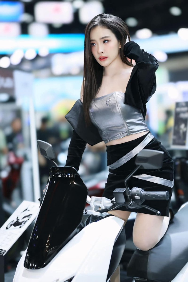 CoyotegirlsBKK's tweet photo. วันที่จิบจ๋องของป๋มกั๊บบบบบบบ 

#MotorExpo2024 #AJEV #day12 https://t.co/MRM1a1o0l3
