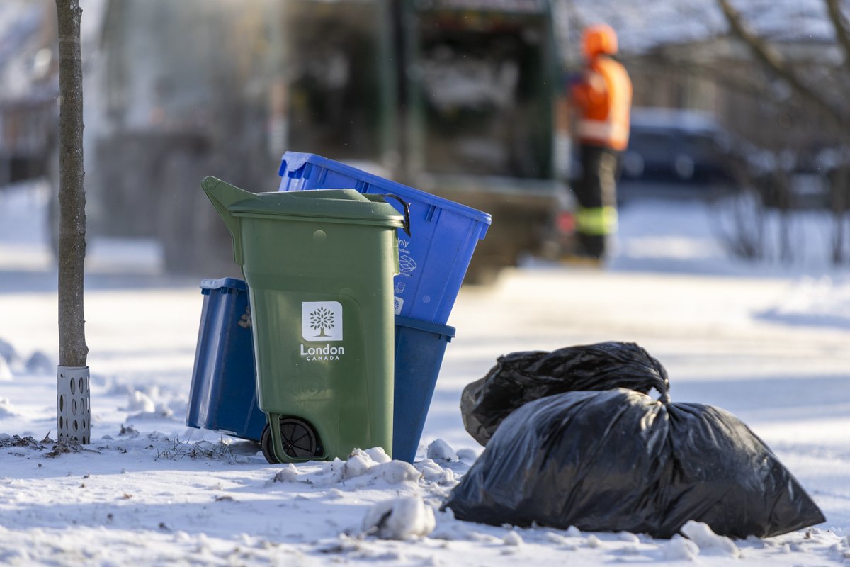 CityofLdnOnt's tweet image. Share with us how the Green Bin Program and biweekly garbage collection changes have been going for your household!

Visit getinvolved.london.ca/greenbin to submit your feedback.

#LdnOntClimateAction | #LdnOnt