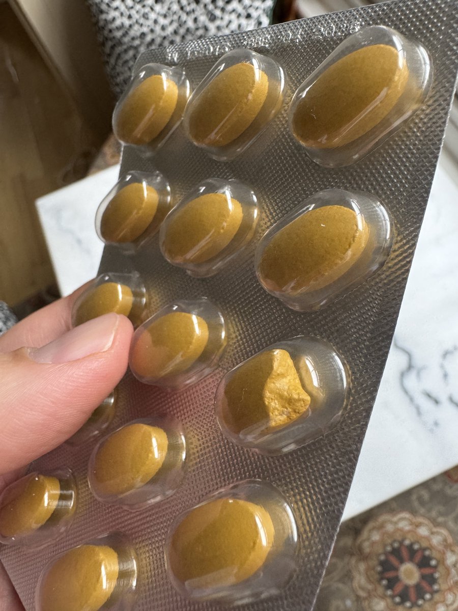 yostrt's tweet photo. One of these things is not like the other… @BootsUK #qualitycontrol #vitamins https://t.co/uWDrOV3V0x