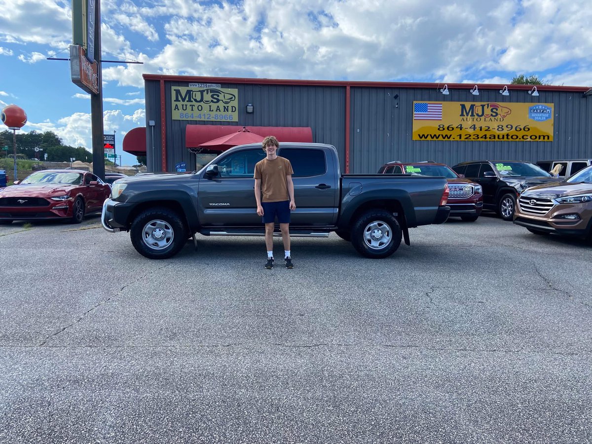 MJsAutoLand's tweet photo. Welcome Mr Mulak to the MJ's Auto Land Family. Enjoy your Toyota Tacoma Prerunner Double Cab. Thank you for Your Business #mjsautoland #864cars
#toyota #tacoma #prerunner #doublecab #sold #thankyou #supportlocal #toyotatacoma #southcarolina #upstatesc #easleysc https://t.co/D4FyUwRUrO
