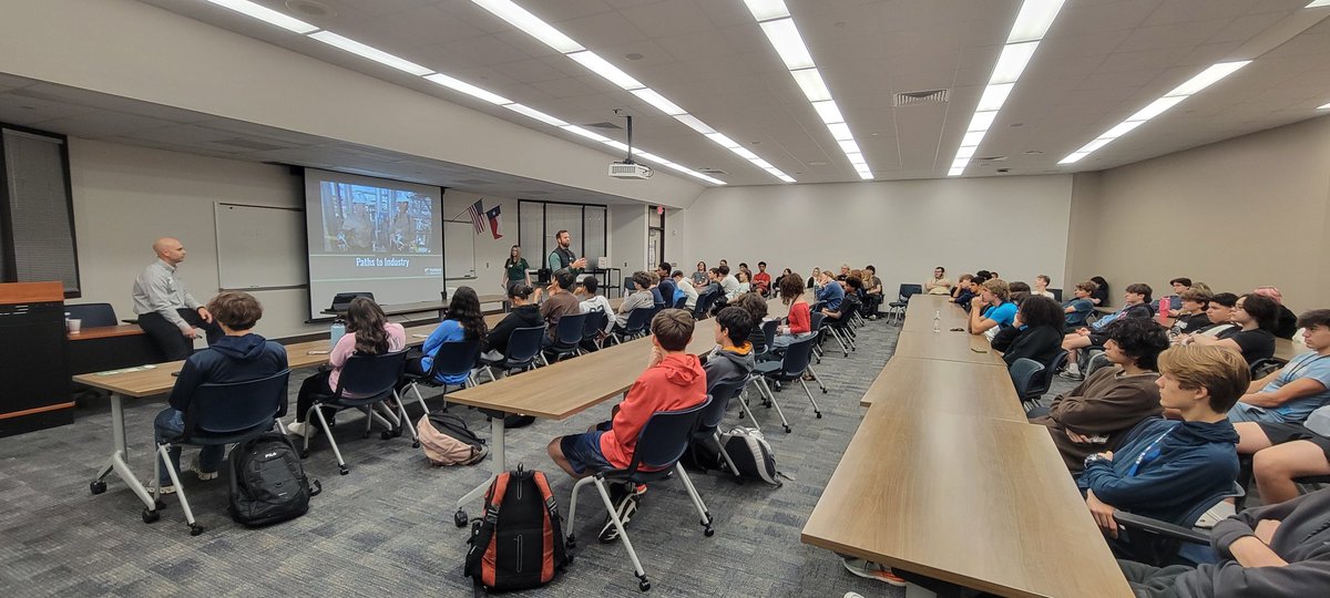 Michael Nasra (@nasra_michael) on Twitter photo Thank you, Doug and Mikayla, for your presentation on the Energy Industry and the different careers in that field! You gave students in our Business classes awareness of job opportunities and a path to the energy industry. #KingwoodALLIN <a href="/KHS_Moonshot/">KHS Moonshot</a> Thank you, Doug and Mikayla, for your presentation on the Energy Industry and the different careers in that field! You gave students in our Business classes awareness of job opportunities and a path to the energy industry. #KingwoodALLIN <a href="/KHS_Moonshot/">KHS Moonshot</a>