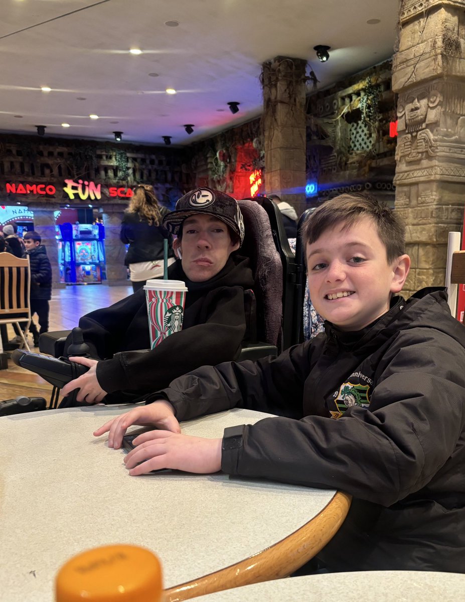 KyleWells316's tweet image. Oh well, can’t avoid #ChristmasShopping forever 😆 🎄🛍️ #Xmas #TraffordCentre