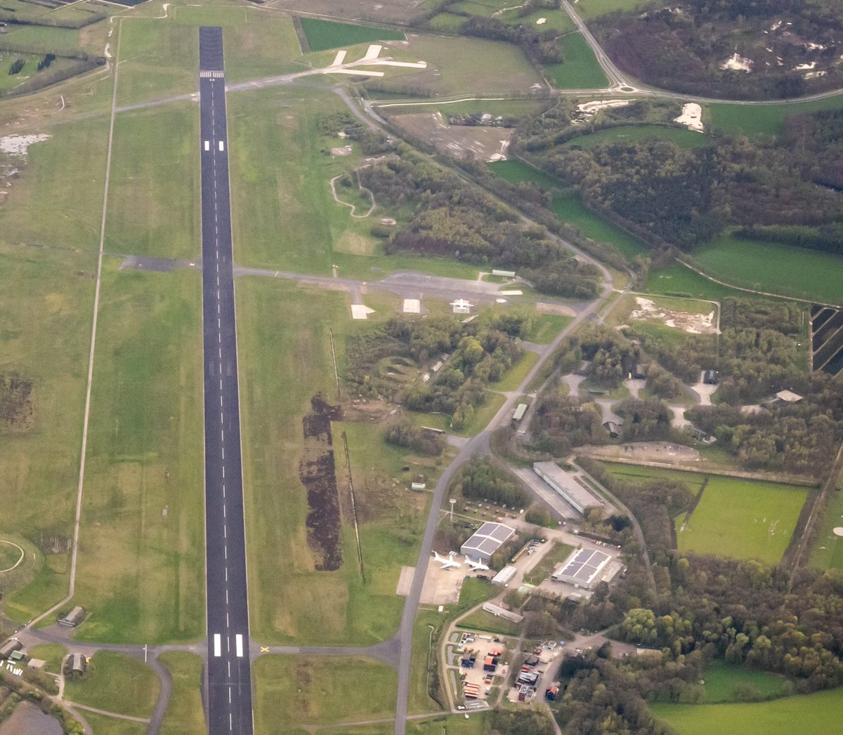 TechnologyBaseT's tweet image. Het aantal bedrijven op Technology Base is de afgelopen jaren ruim verdrievoudigd en ook de werkgelegenheid is flink toegenomen. Iets meer dan een derde van de bedrijven zijn spin-offs. Zo blijkt uit het onderzoeksrapport van Buck 👉🏻 technologybase.nl/nieuws/124/twe…