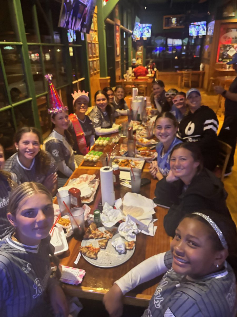 Bombers Gold 16u FL Banister tweet media