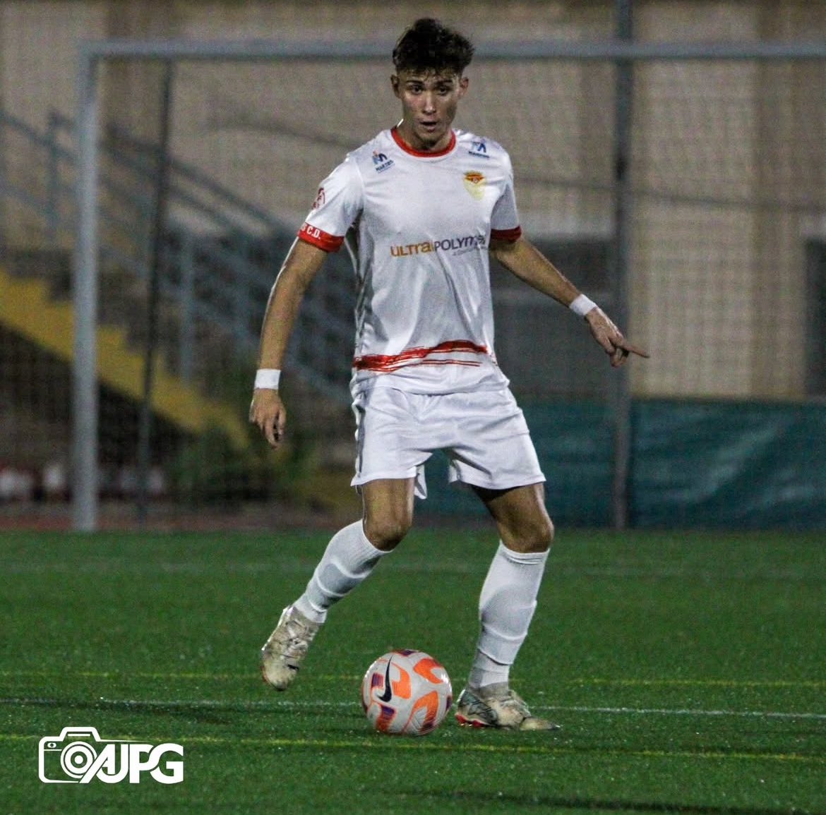 MartosClubDptv's tweet image. Aarón Ortega, jugador de nuestro filial, debutó en 3ª RFEF el pasado sábado frente al Atlético Malagueño. 

Semanas atrás, en la jornada 4, también lo hizo Siso Mena en Huétor Tajar.

¡Nuestros jóvenes vienen pisando fuerte!

#SúbeteATercera
#MartosClubDeportivo