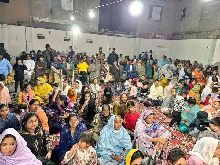 NehaAngle17's tweet photo. MPA/Parliamentary Sec M.A  @RoomaMatto attending 2nd Christmas Program at Peer Bukhari in district soth A/W president ppp MW south Alfred John &amp; info sec ppp MW korangi Aftab Matto, Afaq, Shehzad Matto   org by Rev Pastor Pevaiz Rehmat.
@BBhuttoZardari @AseefaBZ https://t.co/QFYVxOhk9I