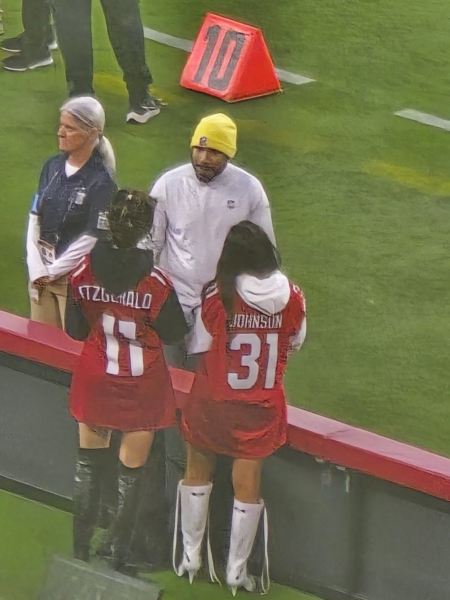 HybridWarrior's tweet photo. Skattaboots.. seen at the AZ vs SEA game yesterday... https://t.co/inVVEY9zZO