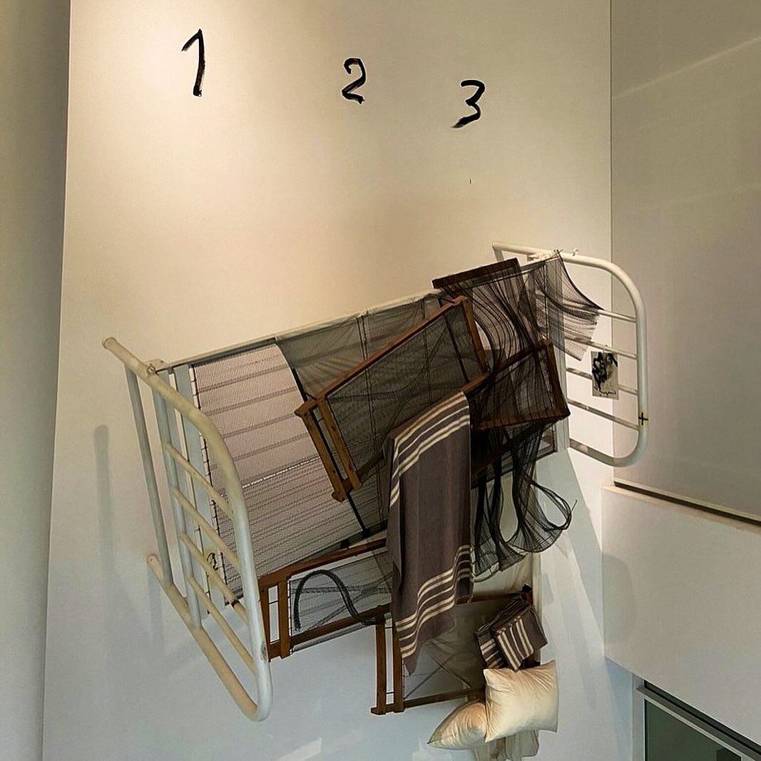 Jet7One's tweet photo. Located in the Raval district the #Museu d'Art Contemporani or #MACBA offers an extensive collection of #contemporaryart by Spanish and international #artists. This contemporary-style #building was designed by the American #architect #RichardMeier and it was opened in 1995 https://t.co/W7f4Eb9yJH