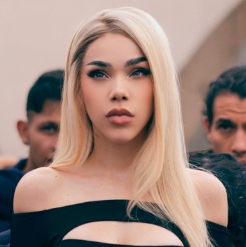 baddecisionskos's tweet photo. .@KeniaOS — Spotify Update:                                  

05/12: 3,302,329 streams   
06/12: 3,245,140 streams  
07/12: 3,216,532 streams

Total Diciembre: 21,608,681
Total 2024: 988,562,374 https://t.co/V1McvH7i3m