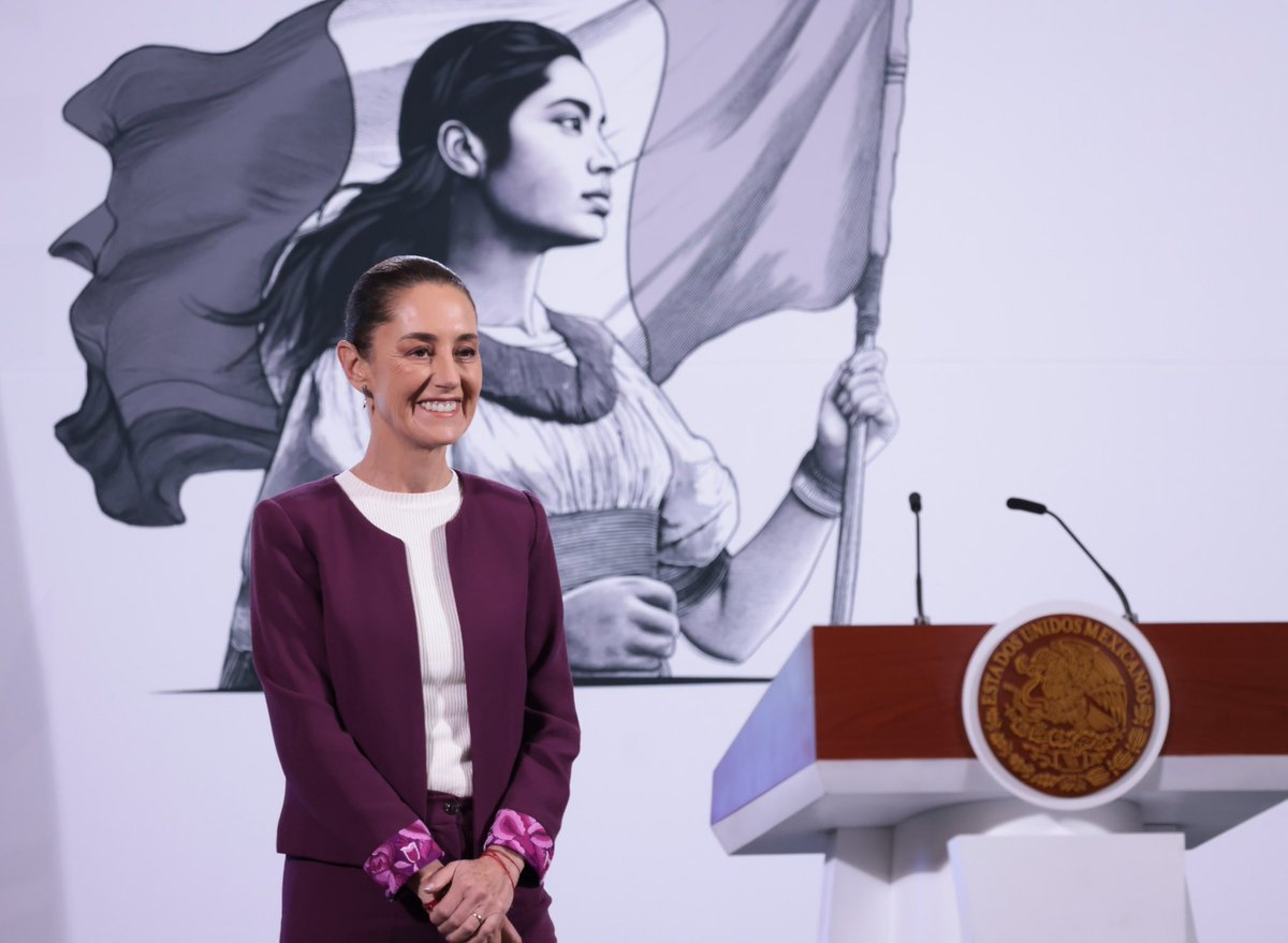 SEDATU_mx's tweet photo. Presentamos los avances del Programa de #ViviendaParaElBienestar en la #MañaneraDelPueblo 

@vhhofmanna mencionó que se han donado 261 predios de reserva territorial para construir vivienda nueva, con los que se cumple la meta para 2025.

#DesarrolloTerritorial https://t.co/1mR5E8Rmyz