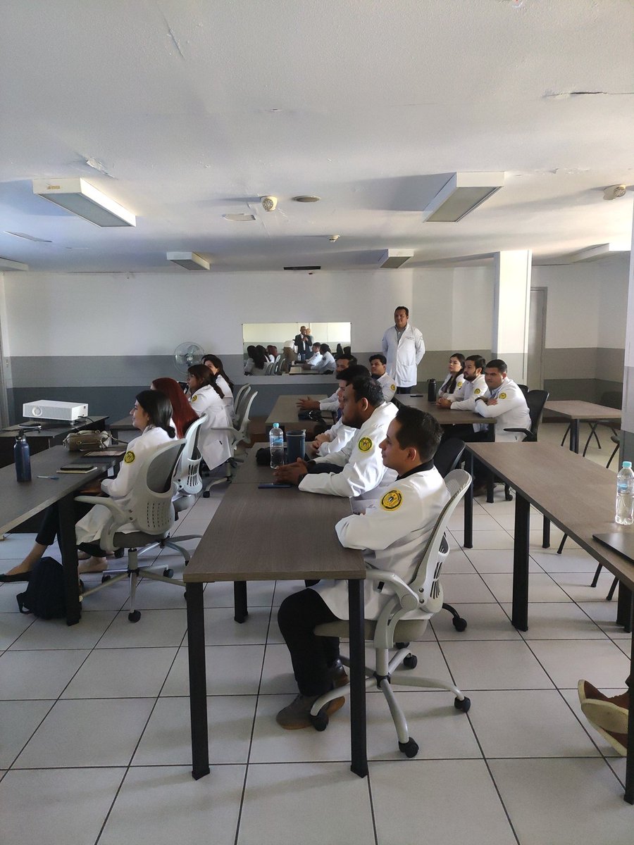 CARLOSGODINEZ5's tweet photo. Inauguración de la semana de inducción de la residencia de emergencias Hospital Rosales.
Una potente semana de Clases magistrales talleres, discusión de casos por docentes de Estados Unidos, Guatemala, Chile Y El Salvador. https://t.co/YO9TOIpwmJ
