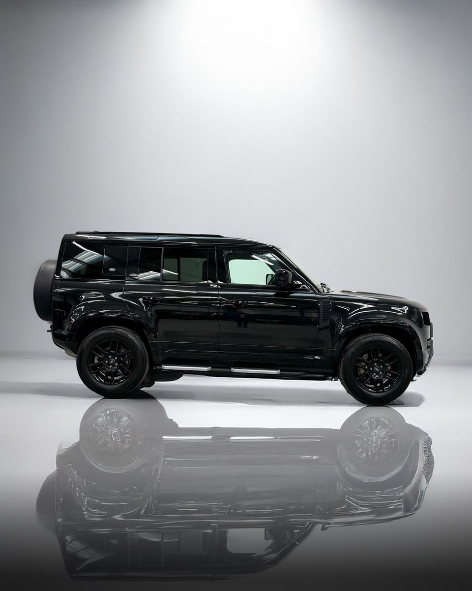 Defender D300 X-Dynamic S is ready to tackle any winter adventure. ❄️

Rugged, refined, and perfect for making your Christmas journeys unforgettable. 🎁

Explore - tinyurl.com/2s4x9p4e

#Defender #FestiveAdventures #ChristmasReady