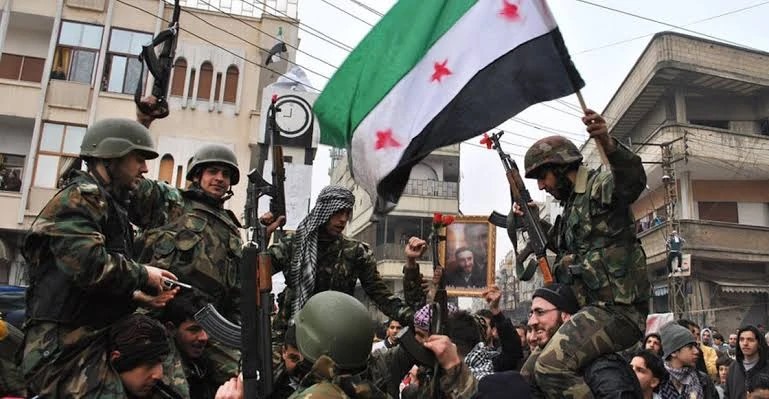 Alissonofabitch's tweet image. Era cuestión de tiempo que a los extremeños se les hincharan los cojones y se levantaran contra el gobierno por los retrasos en la construcción del AVE a Badajoz.