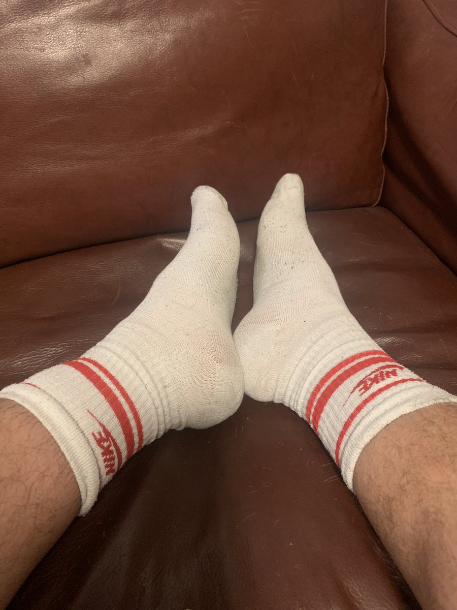 SouthLondonDom1's tweet photo. Back to the gym today. Who wants to rub my sweaty feet? https://t.co/g0EWTLLdBM