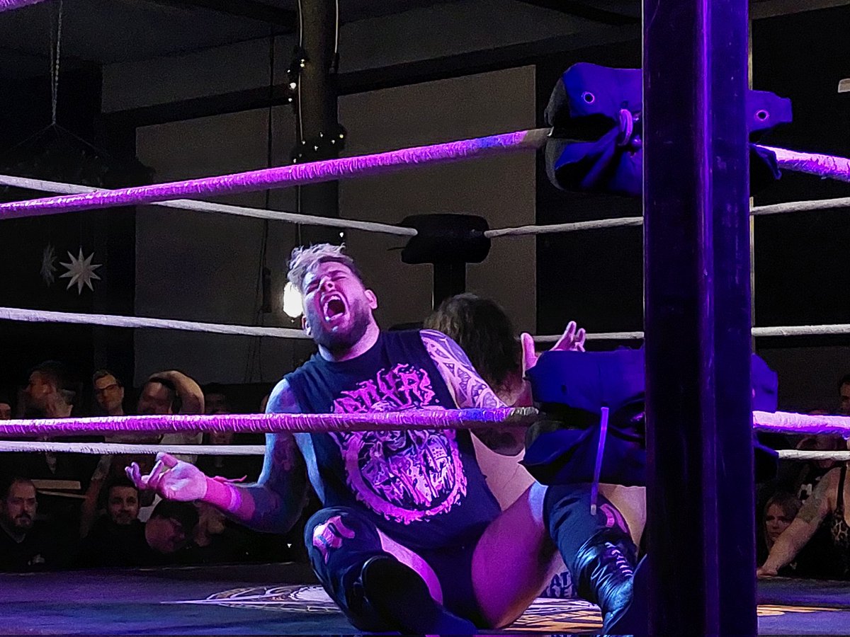 teaandtightspodcast tweet media