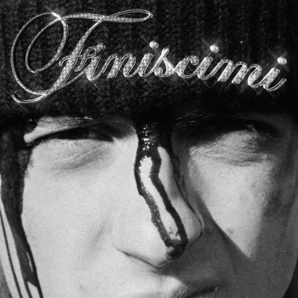 itparade_'s tweet photo. “finiscimi” di @sangiovann1 è ufficialmente certificata disco d’oro per aver superato le 50.000 unità vendute.

@FIMI_IT https://t.co/a0bKMzbg5r